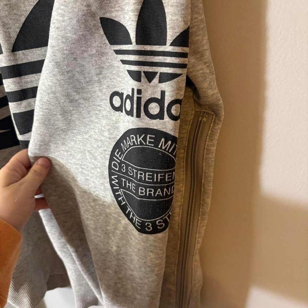 gray adidas crewneck - Picture 2 of 4